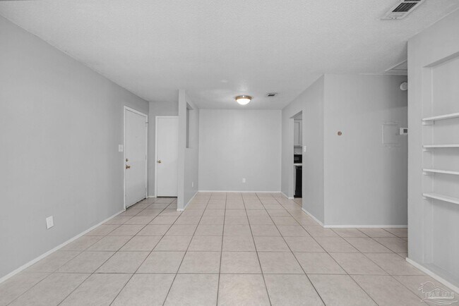 Photo - 1555 Green Briar Pkwy