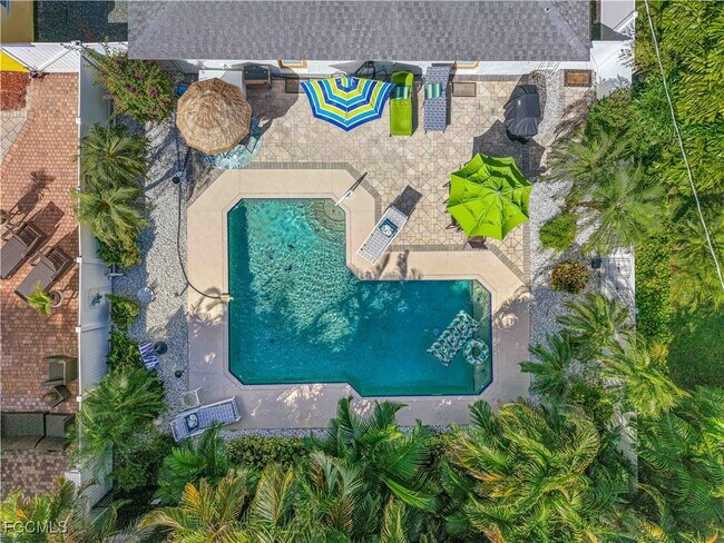 Photo - 572 105th Ave N