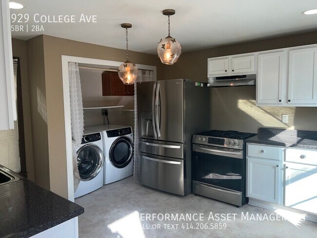 5 BR/2 BA Home Near Lake Michigan