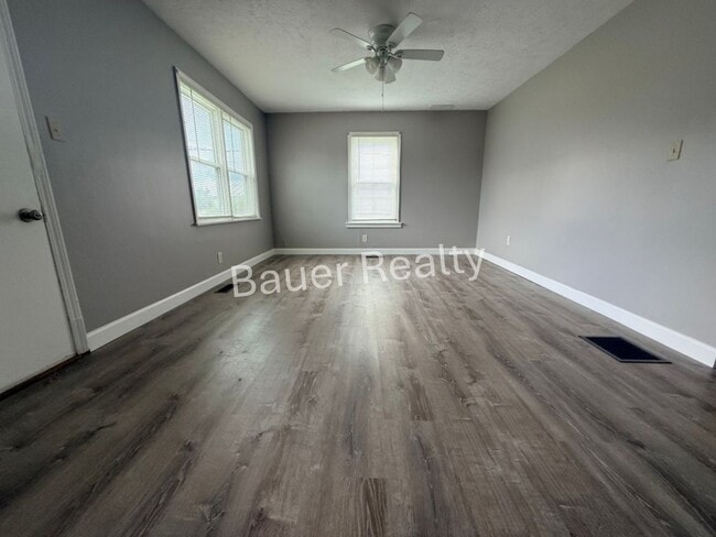 Photo - 912 Grove Ave