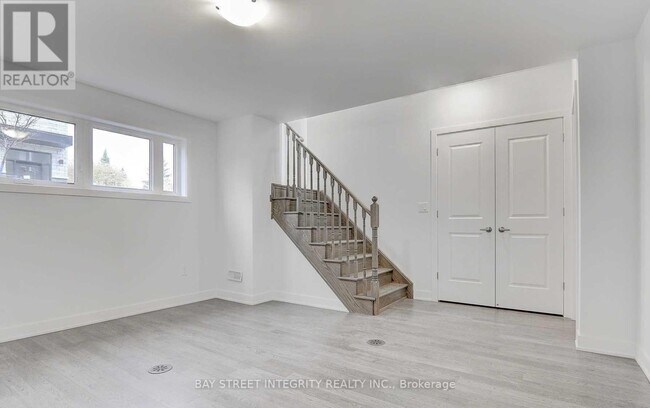 Photo - 11 Howick Ln