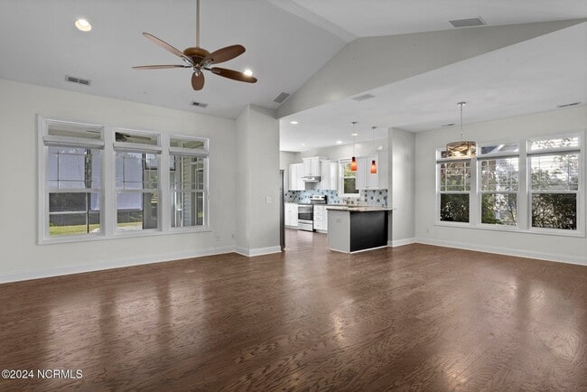 Photo - 412 Azalea Dr