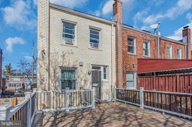 Photo - 4011 Blaine St NE