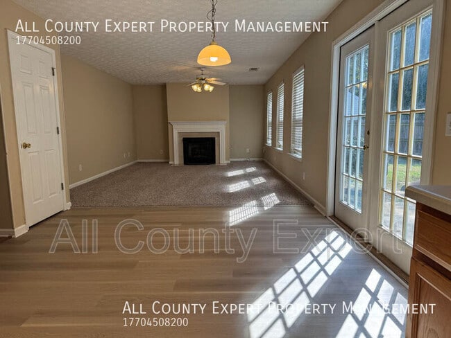 Photo - 520 Lazy River Ln