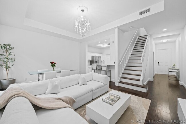 Building Photo - 515 SW 18th Ave
