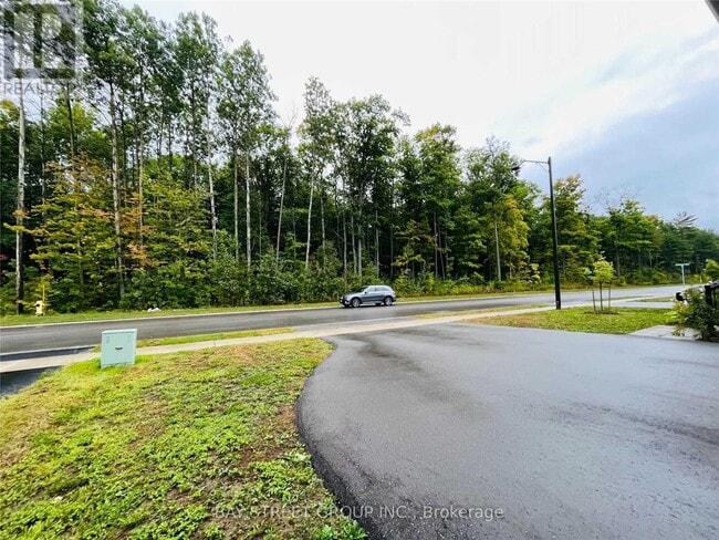 Photo - 25 McIsaac Dr