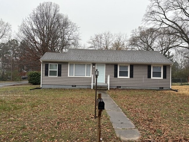 Building Photo - 3  Bedroom   2  Bath