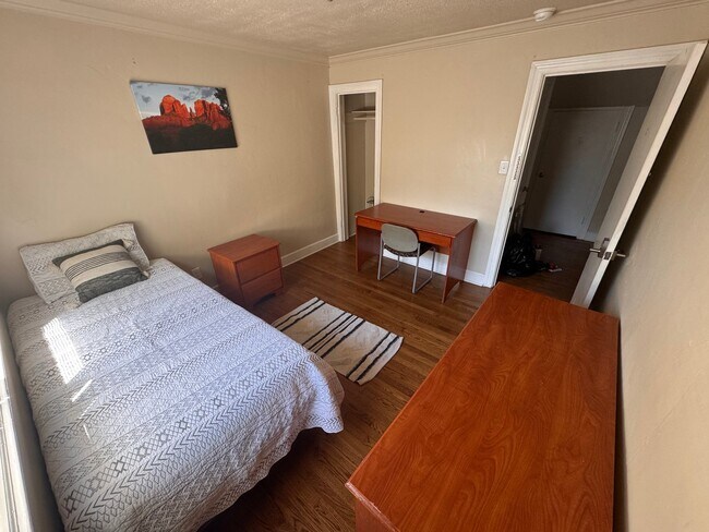 Photo - 5215 Huntington Ave Unit Anchor Room 1