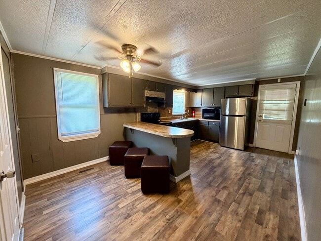 Photo - 4 Bedroom and 2 bathroom Brick Home