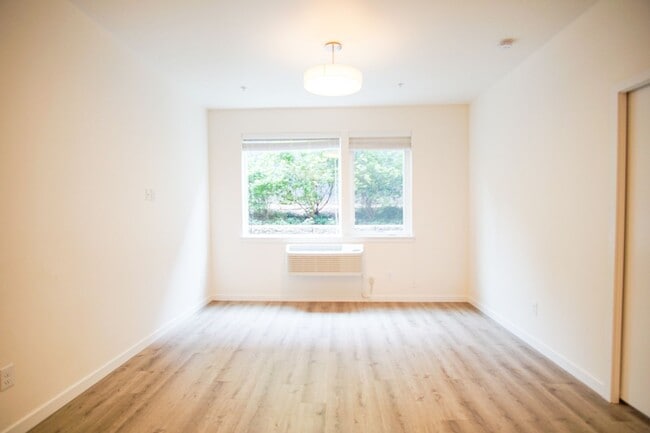 Photo - John's Landing: Modern + Spacious 2Bdr Ready Soon! Unidad 105