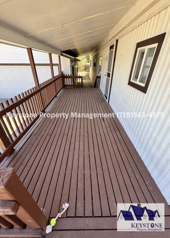 Photo - Spacious 2 Bed / 2 Bath Home with Oversized Garage & Updates Throughout $1200/$1200