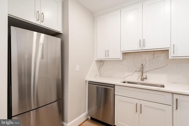 Photo - 523 Constitution Ave NE Unit 3