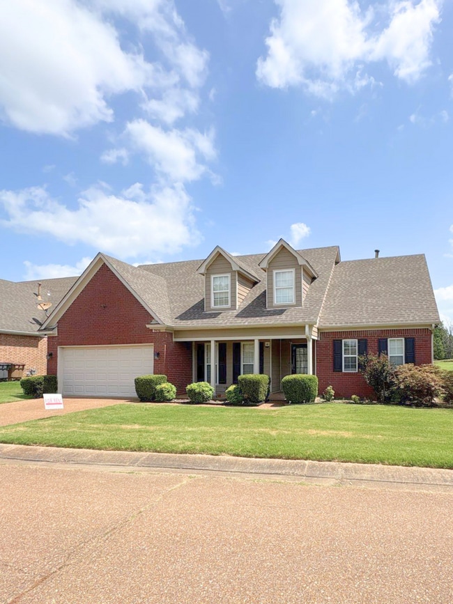 Building Photo - 9456 Club Walk Ct