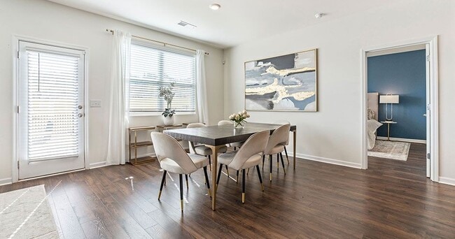 Photo - Poplar Village