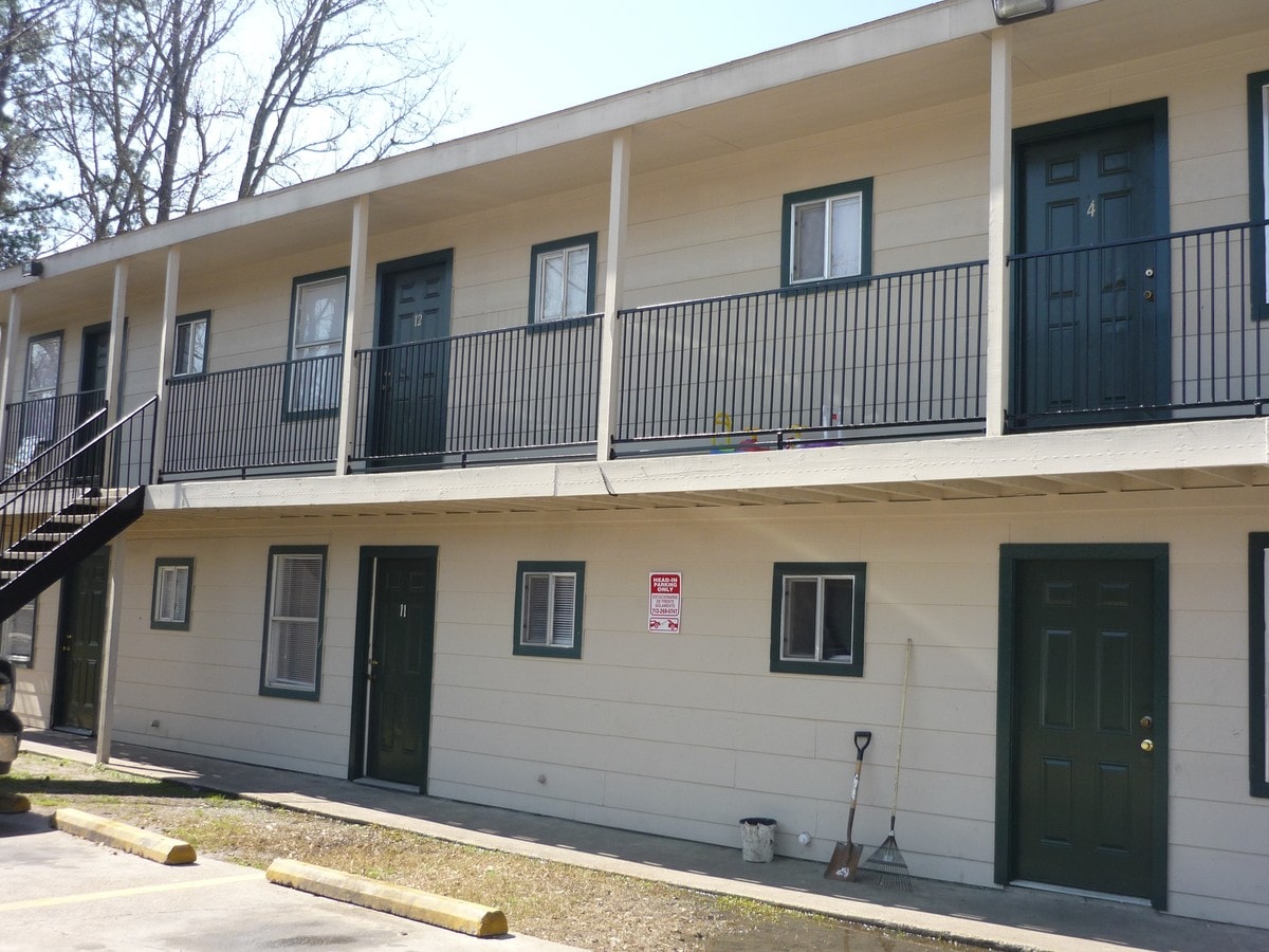 Manor Apartments - Manor Apartments