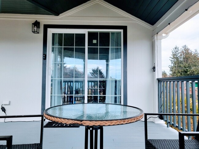 Photo - 2195 Fleming Ave Unit Studio apt w kitchenette