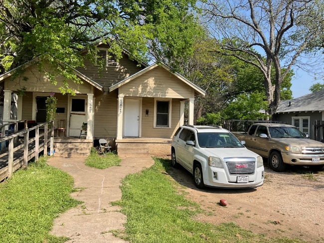 Photo - 1825-1823 Reuter Ave Apartment