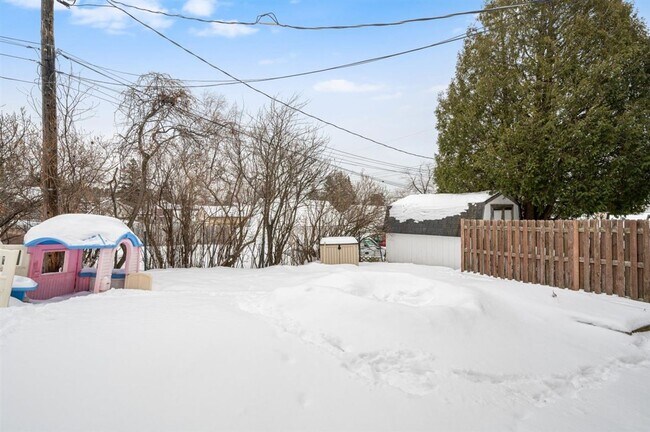 Photo - Duluth MN - 4 Bedroom - 2 Bathroom