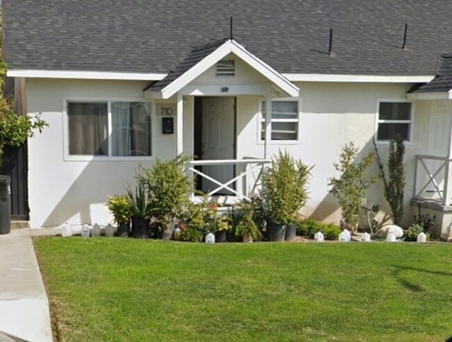 Building Photo - Bradshawe Unit 710