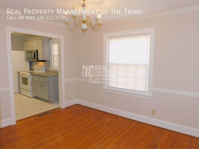 Photo - Mid-Town Greensboro 2 Bed / 1 Bath Duplex ... Unit B