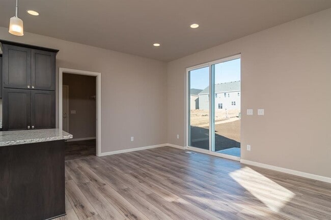 Photo - 343 Sunshine Ln