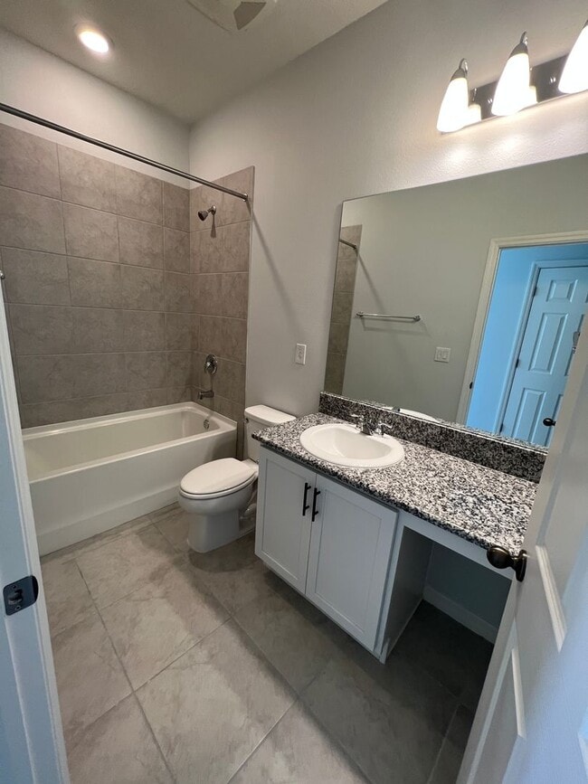 Photo - Beautiful 3 bedroom with den in Palmetto!