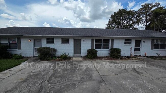 Building Photo - 927 S Buena Vista Dr