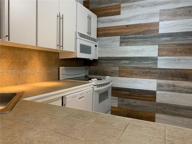 Photo - 1455 N Treasure Dr Unit 3O