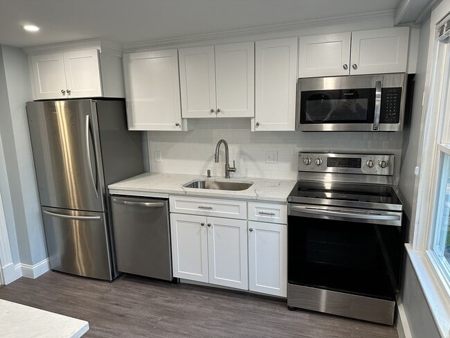 49 Railroad Ave Unit 3
