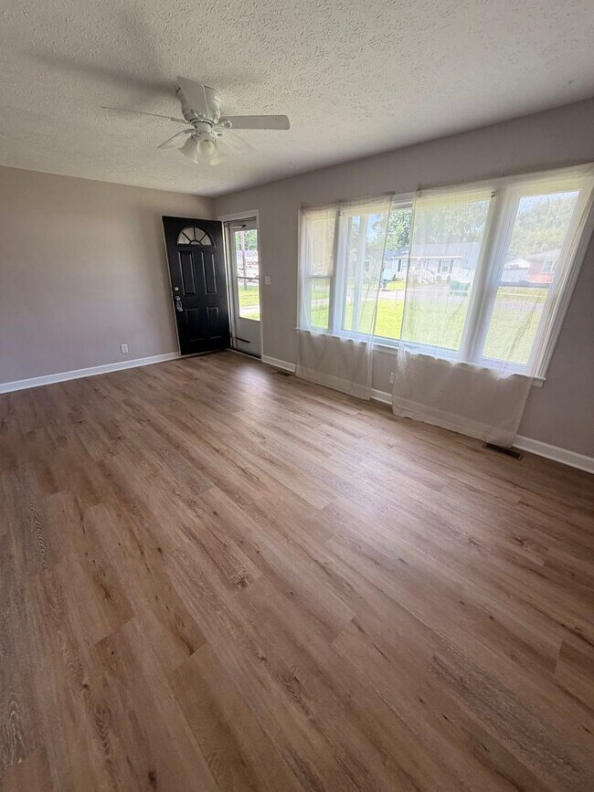 Photo - Gorgeous 2 bedroom/1 bath house!