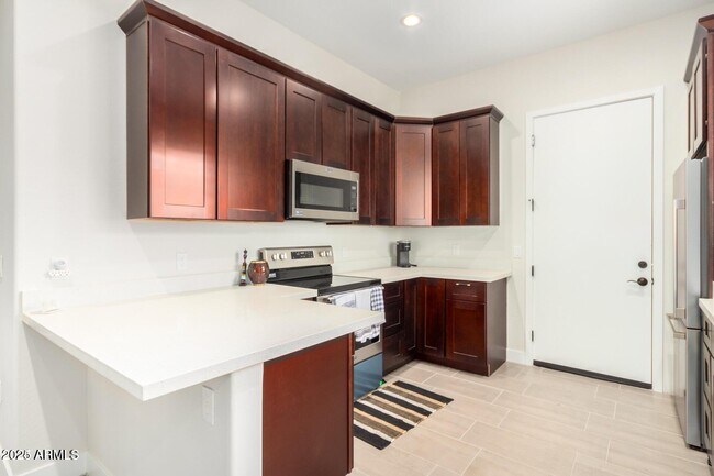 846 N Pueblo Dr