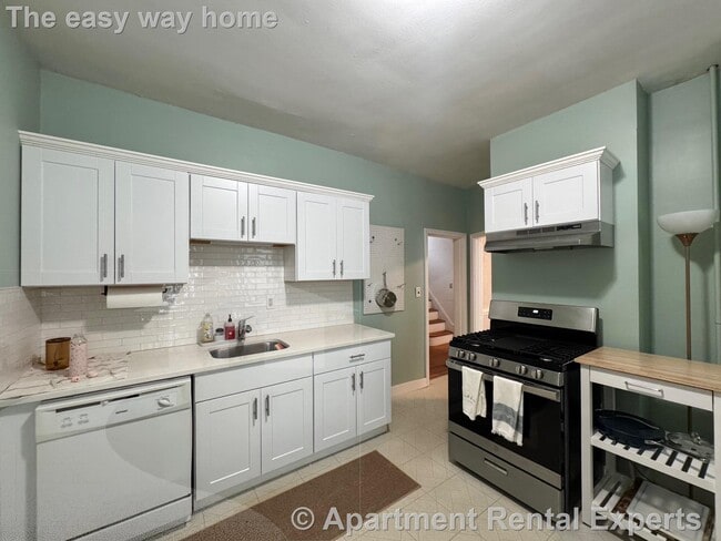 Building Photo - 22 Spencer Ave Unit 2