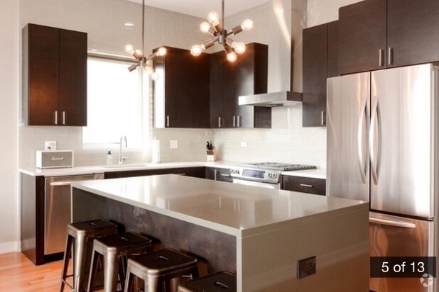 Building Photo - 2503 N Milwaukee Ave Unit 4N Rental