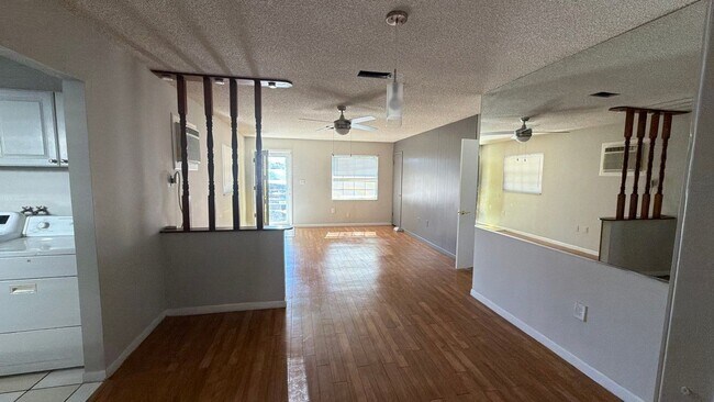 Photo - 625 Cadillac Blvd