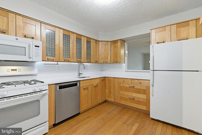 Photo - 60 Hampshire Dr