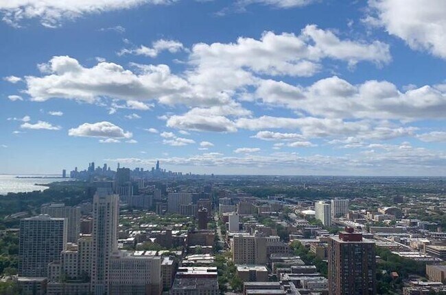 Photo - 5415 N Sheridan Rd Unidad 4912