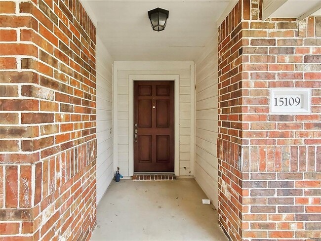 Photo - 15109 Fernhill Dr
