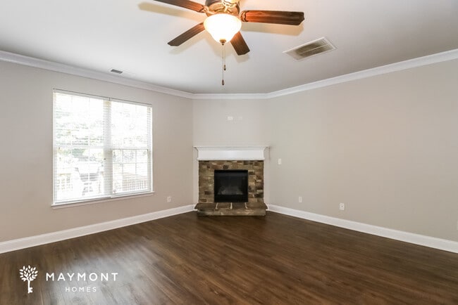 Photo - 1915 Poplar Falls Ave