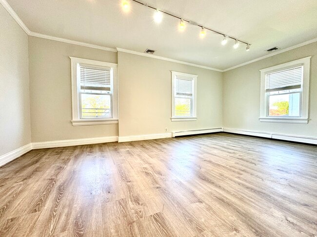 Sala de estar - 50 Western Ave Unidad 2L