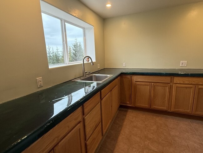 Photo - 65590 Nikolaevsk Rd