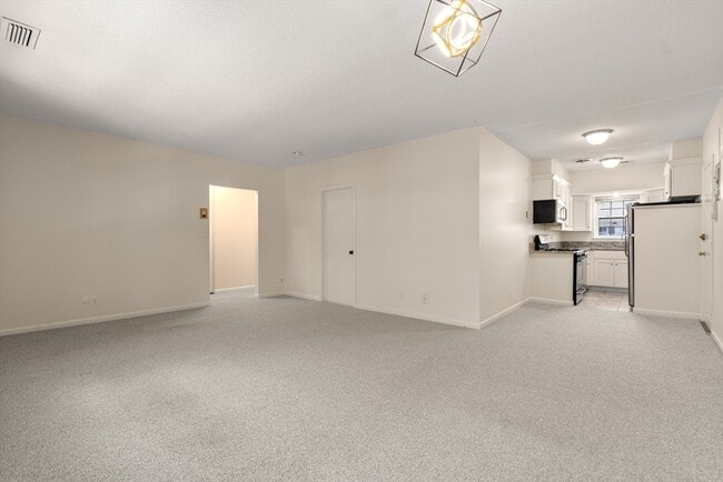 Photo - 10 Lake Shore Ct Unit 3