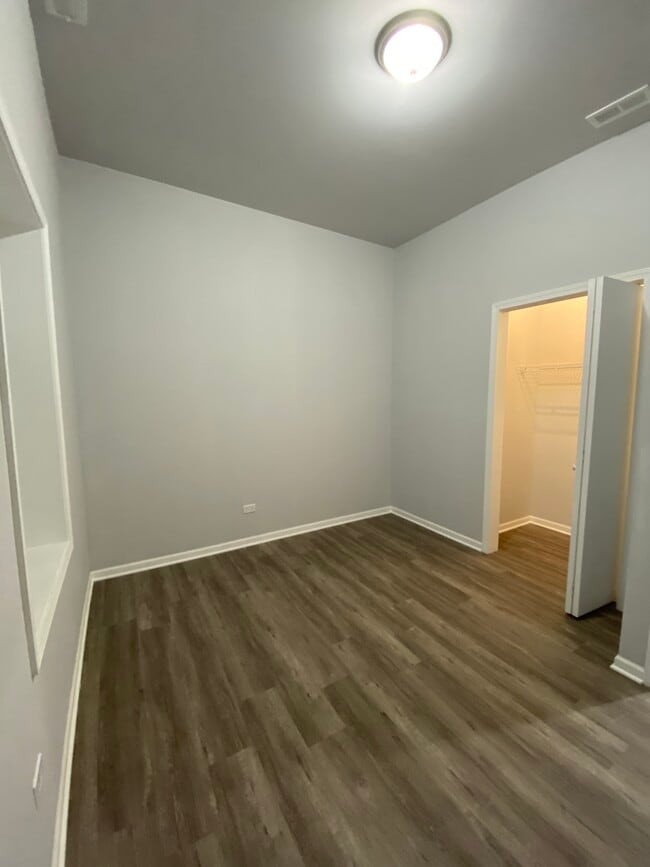 Photo - 2893 S Archer Ave Unit 3