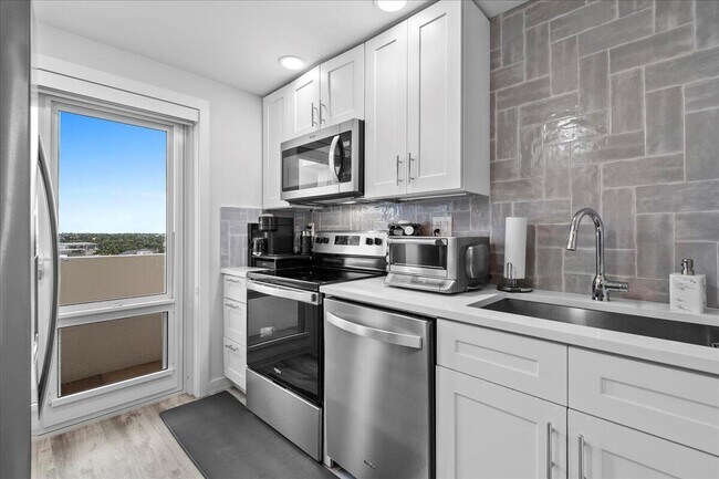 Photo - 1630 N Ocean Blvd Unidad 812