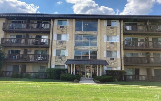 Building Photo - 2226 S Goebbert Rd Unit 471 Rental