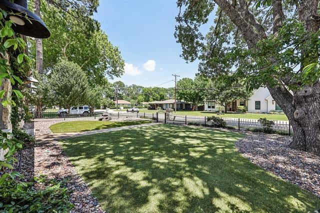 Photo - 221 N Lucas Dr