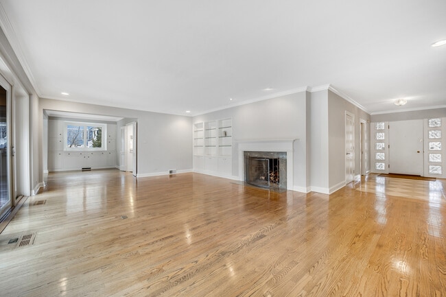 Photo - 120 E 8th St