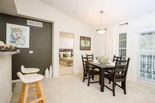 Photo - North Houston Living | Easy Commute & Comfort Unit LVE1