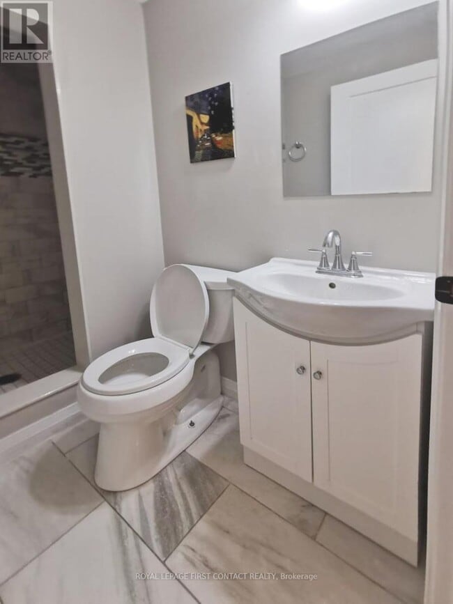 Photo - 193 Hanmer St E