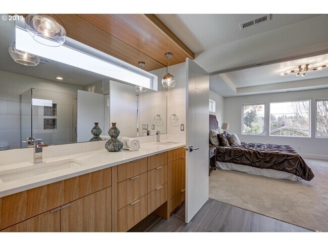 Building Photo - 2873 SE 41st Ave Rental