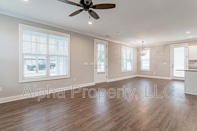 107 Hemlock Dr